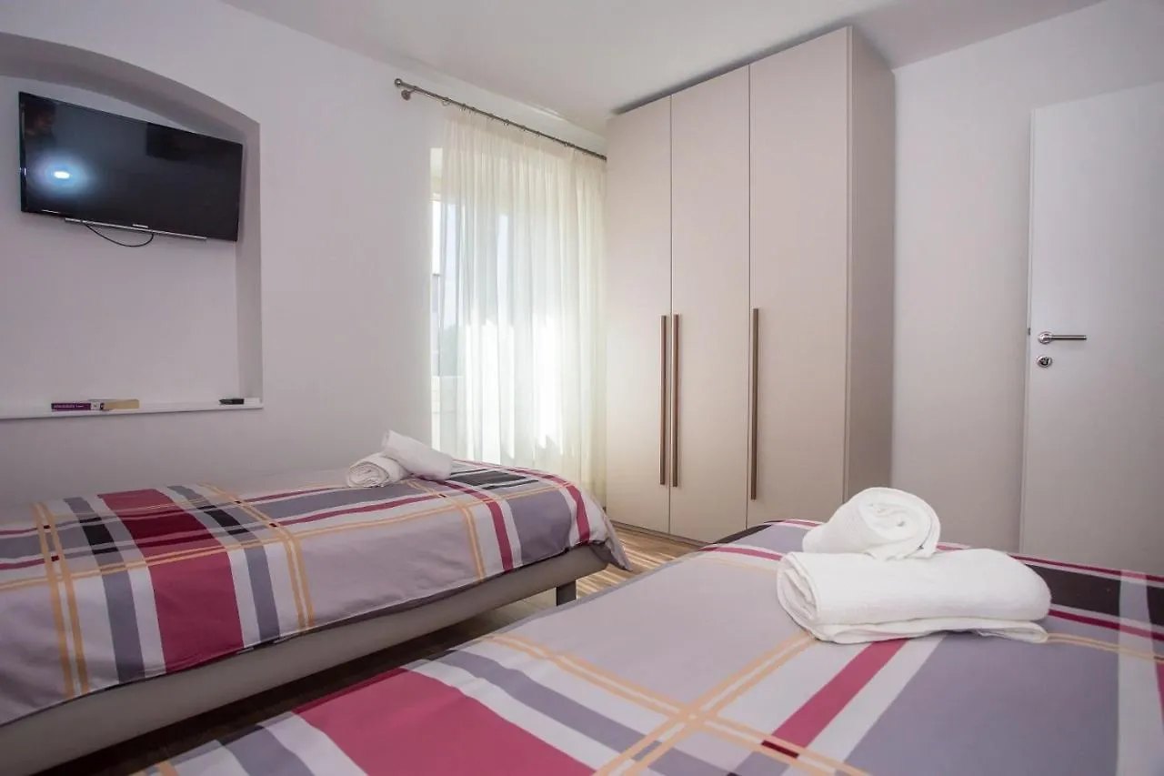 Nonina Hiza Villa Poreč 0*,